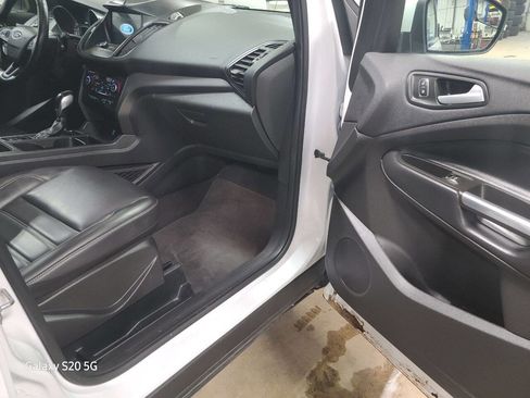 Used 2019 Ford Escape SEL image 13