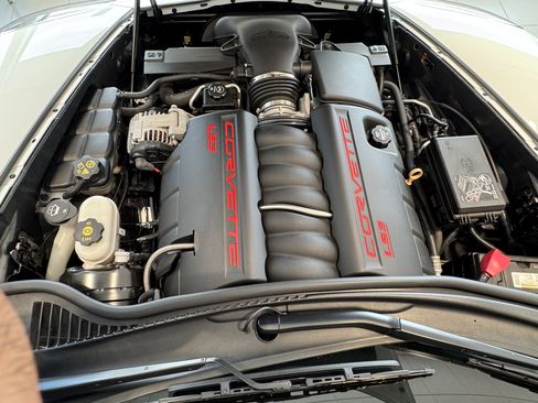 Used 2013 Chevrolet Corvette Grand Sport w/ 4LT Preferred Equipment Group RWD image 3