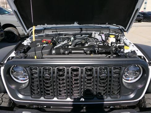 New 2026 Jeep Gladiator Rubicon w/ Safety Group AWD/4WD image 21