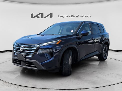 Used 2024 Nissan Rogue SV AWD/4WD image 11