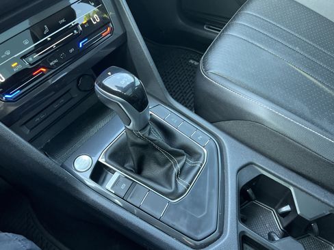 Used 2022 Volkswagen Tiguan SE R-Line FWD image 20
