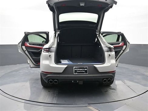 New 2026 Porsche Cayenne Coupe image 33