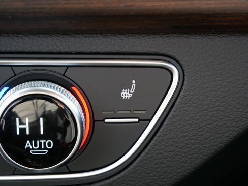 Used 2025 Audi Q5 2.0T Premium w/ Convenience Plus Package AWD/4WD image 32
