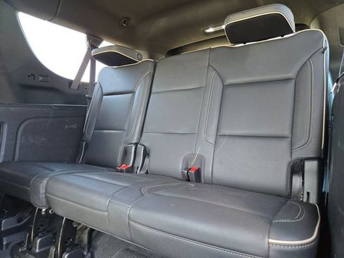 Used 2021 Chevrolet Suburban Premier w/ Premium Package AWD/4WD image 9