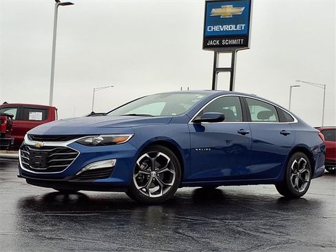 Used 2023 Chevrolet Malibu LT image 2