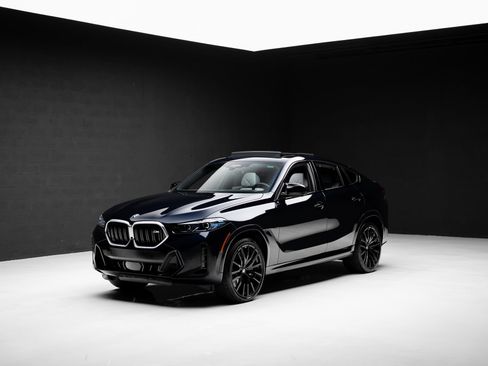 Used 2026 BMW X6 M60i AWD/4WD image 4
