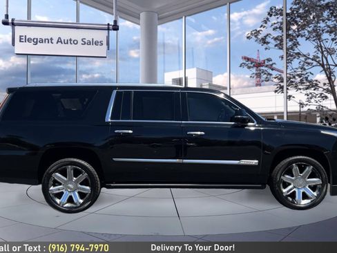 Used 2017 Cadillac Escalade ESV Premium Luxury AWD/4WD image 4