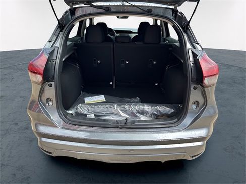 New 2025 Nissan Kicks Play S image 6