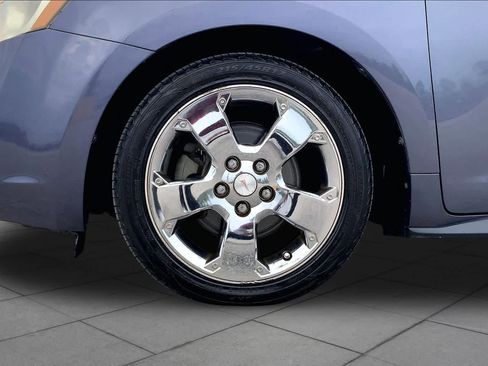 Used 2009 Pontiac Vibe w/ Preferred Package FWD image 10