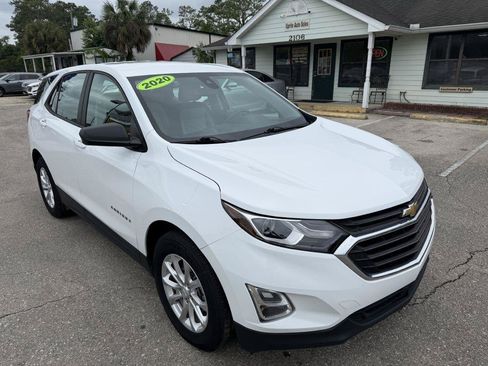 Used 2020 Chevrolet Equinox LS FWD image 3