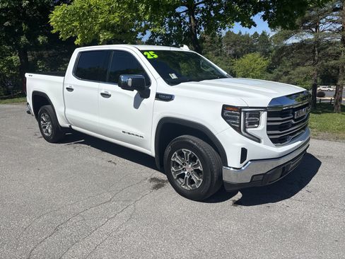 Used 2025 GMC Sierra 1500 SLT AWD/4WD image 1