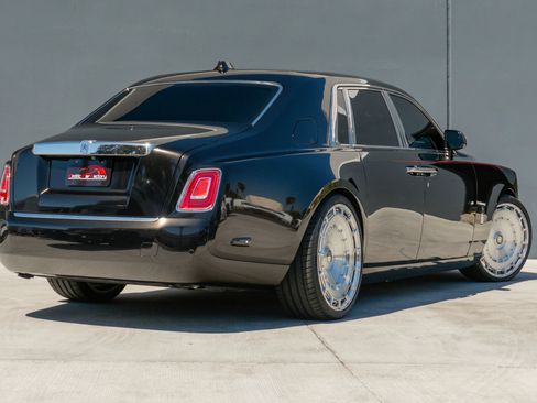 Used 2021 Rolls-Royce Phantom Sedan RWD image 7
