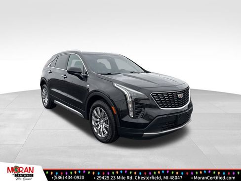Used 2020 Cadillac XT4 Premium Luxury w/ Cold Weather Package image 7