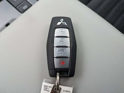 New 2026 Mitsubishi Outlander SE FWD image 32