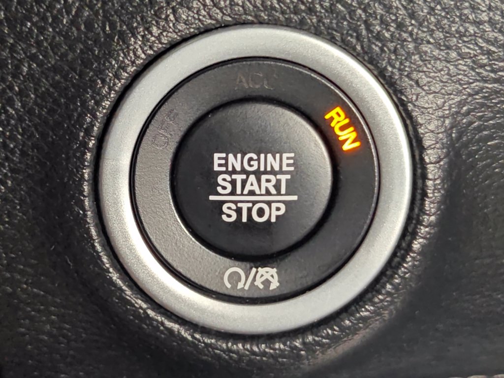 Used 2018 Dodge Challenger R/T Scat Pack RWD image 12