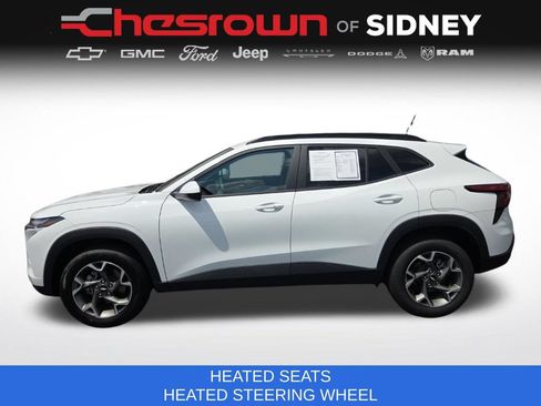 Used 2025 Chevrolet Trax LT w/ LT Convenience Package FWD image 8