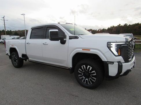 Used 2024 GMC Sierra 2500 Denali Ultimate image 6