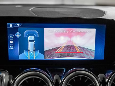 Certified 2025 Mercedes-Benz GLB 250 image 21