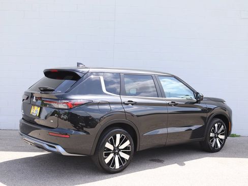 Used 2026 Mitsubishi Outlander SE AWD/4WD image 2