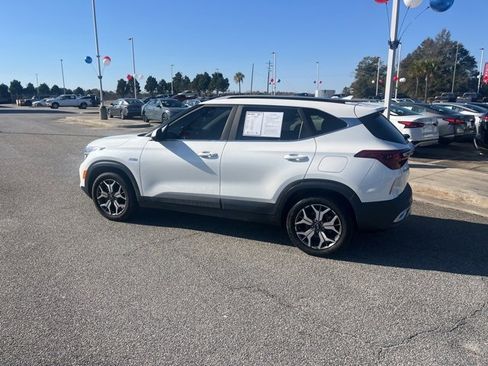 Used 2021 Kia Seltos EX image 4