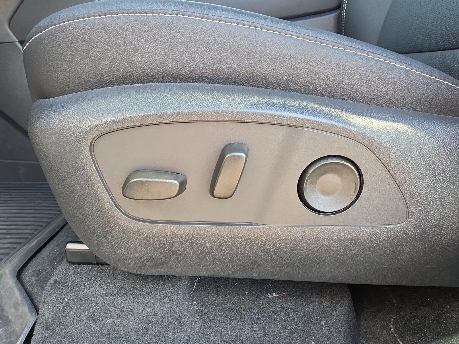 Used 2026 Chevrolet Traverse LT w/ Driver Confidence Package FWD image 16