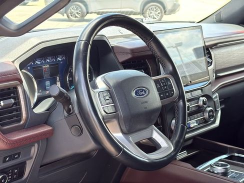 Used 2024 Ford Expedition Limited RWD image 9