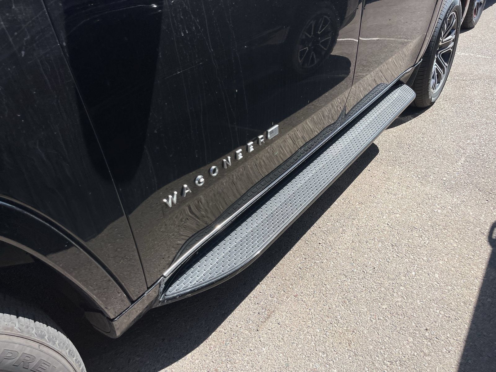 Used 2024 Jeep Wagoneer L Series II w/ Flexible Seating Group RWD image 6