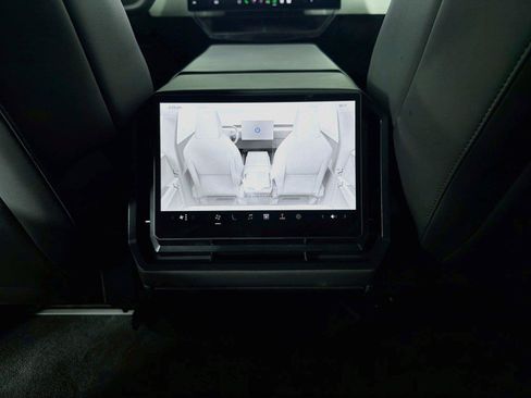 Used 2024 Tesla Cybertruck AWD Crew Cab image 19
