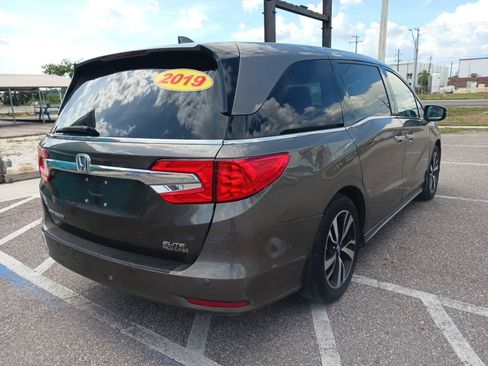 Used 2018 Honda Odyssey Elite image 3