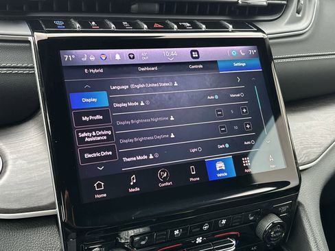 Used 2024 Jeep Grand Cherokee Limited 4xe w/ Luxury Tech Group II image 18