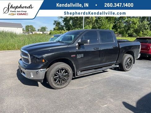 Used 2019 RAM 1500 Classic SLT w/ SLT Plus D←cor Group AWD/4WD image 1