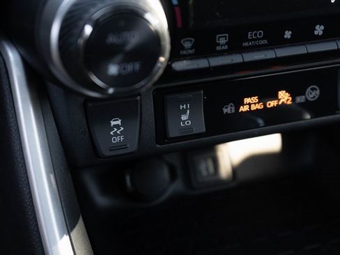 Used 2024 Toyota RAV4 SE image 34