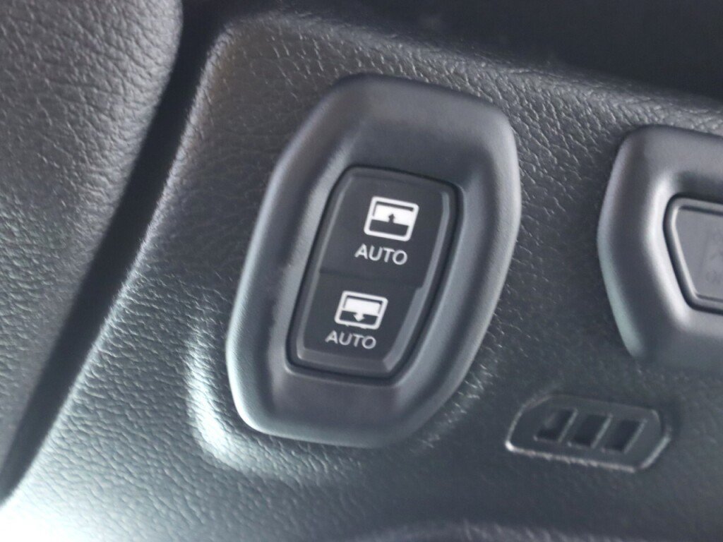 Used 2022 Jeep Wrangler Unlimited Sahara w/ Safety Group AWD/4WD image 29