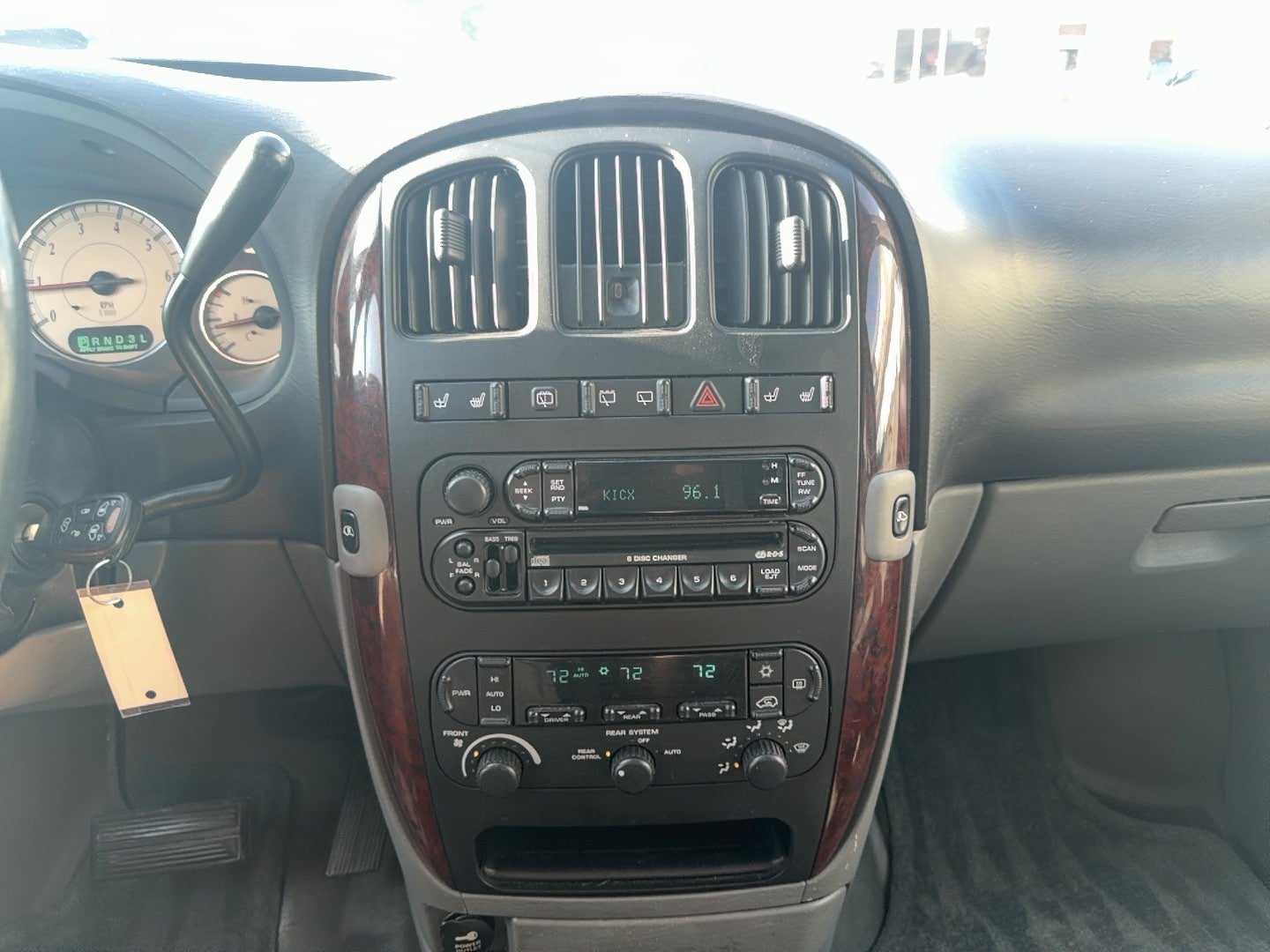 Used 2004 Chrysler Town & Country Touring w/ Leather Interior Group FWD image 12