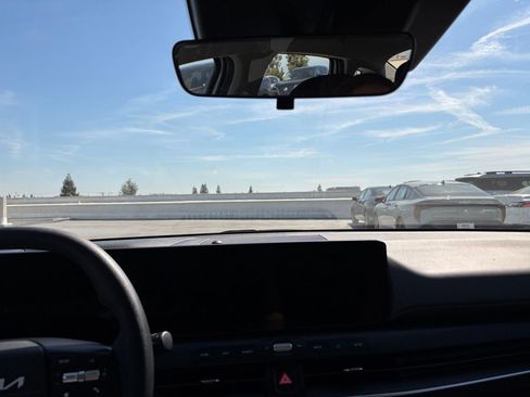 Used 2025 Kia K4 LXS image 34