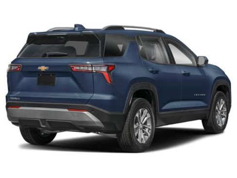 Used 2026 Chevrolet Equinox LT w/ Convenience Package II FWD image 2