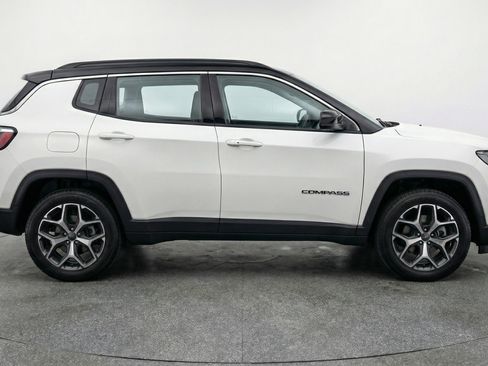 Used 2025 Jeep Compass Limited AWD/4WD image 11