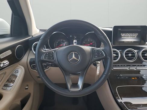 Used 2019 Mercedes-Benz GLC 300 image 24