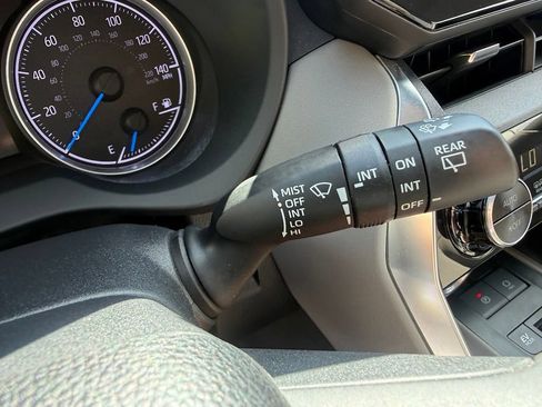 Used 2021 Toyota Venza LE AWD/4WD image 29