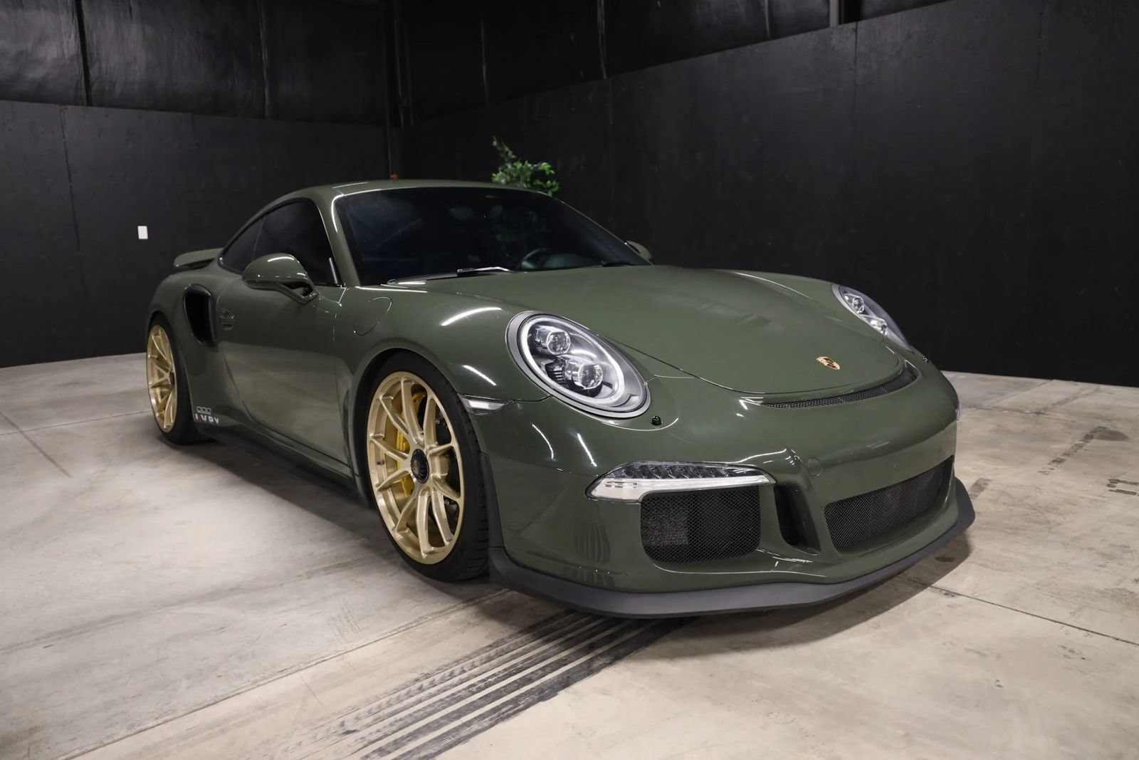 Used 2014 Porsche 911 Turbo S AWD/4WD image 7