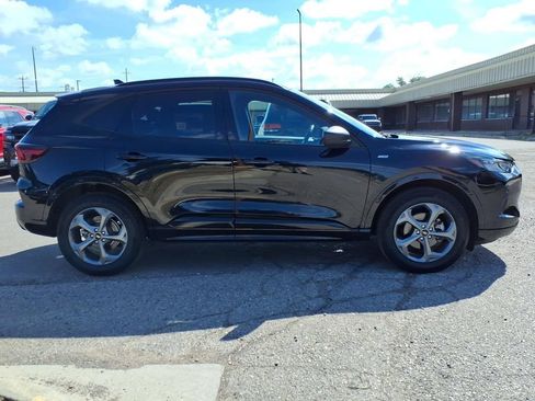 Used 2024 Ford Escape ST-Line w/ Tech Pack #1 AWD/4WD image 6