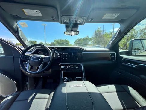 Used 2024 GMC Sierra 2500 Denali w/ Denali Reserve Package image 13