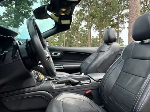 Used 2022 Ford Mustang GT Premium w/ Equipment Group 401A RWD image 19