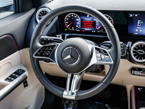 Certified 2025 Mercedes-Benz GLA 250 image 13