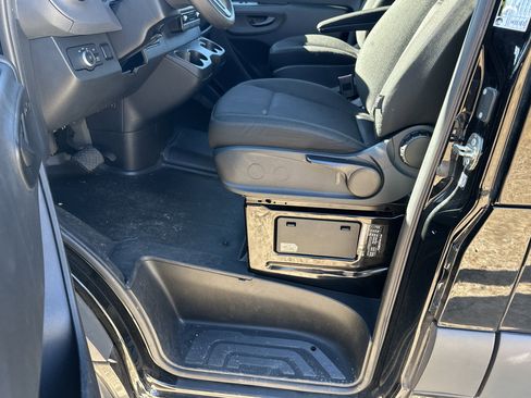 Used 2024 Mercedes-Benz Sprinter 2500 image 8