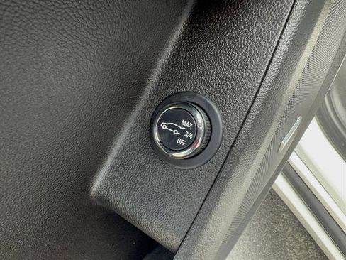 Used 2023 Chevrolet Traverse High Country image 13