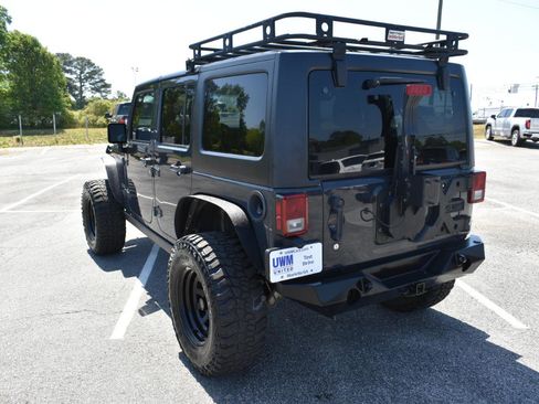 Used 2018 Jeep Wrangler Unlimited Sport S AWD/4WD image 8