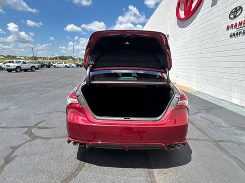 Used 2018 Toyota Camry XSE FWD image 31