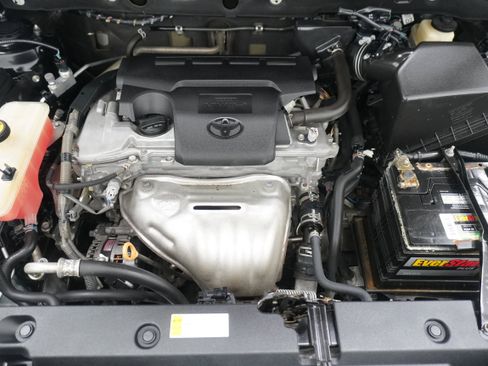 Used 2018 Toyota RAV4 XLE FWD image 27