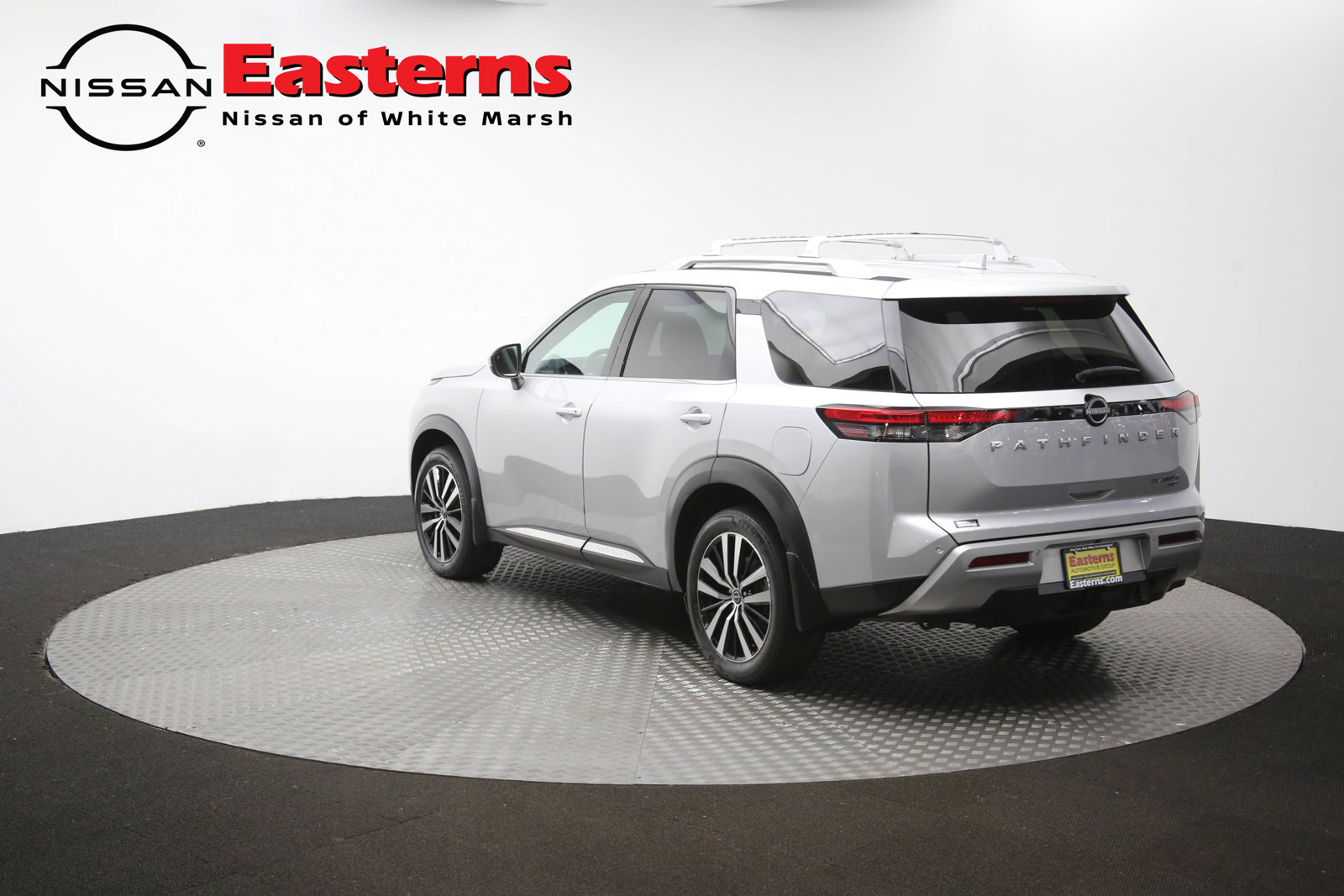 Used 2023 Nissan Pathfinder Platinum AWD/4WD image 63